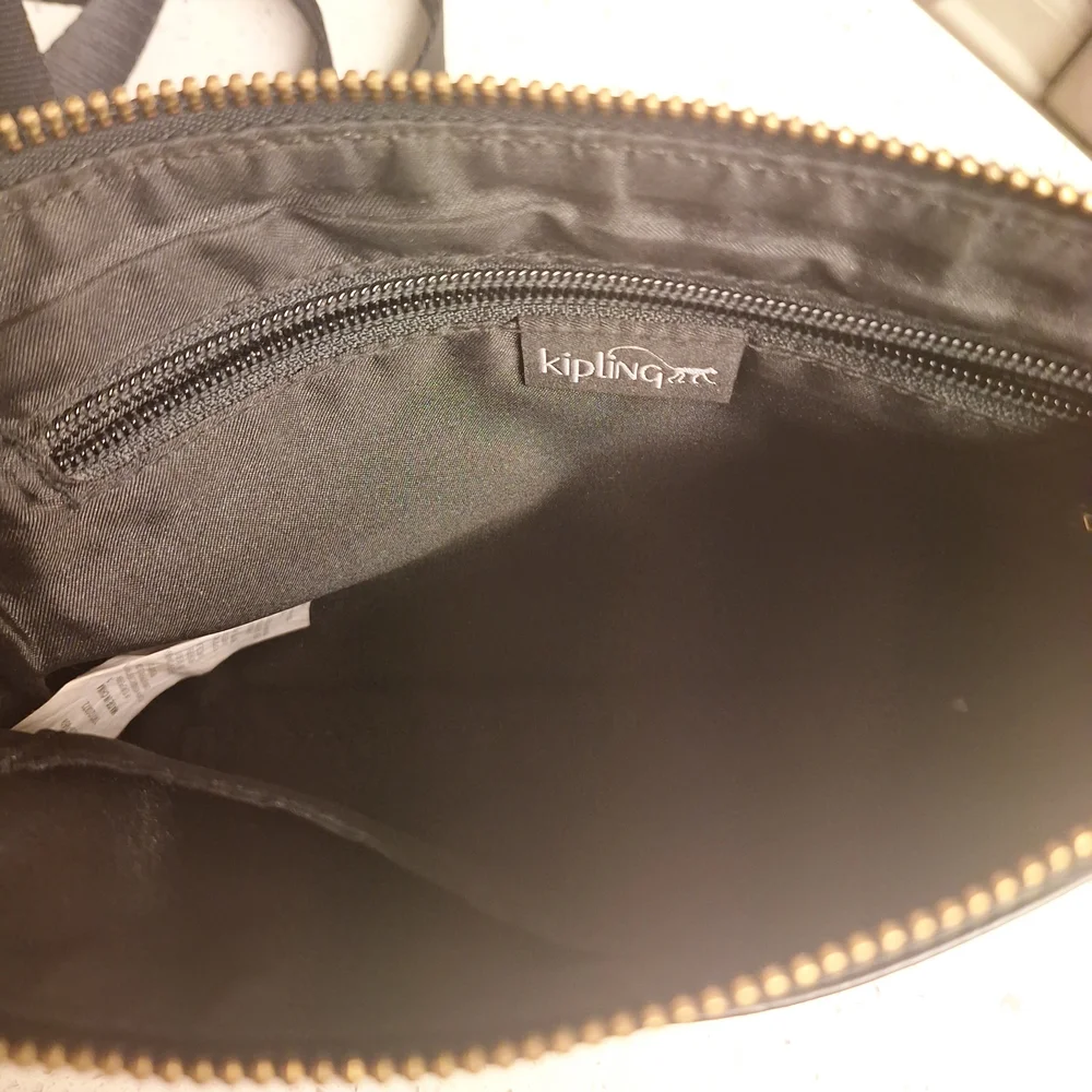 NWOT Kipling Black Crossbody with Glossy Trim. - Picture 2 of 2